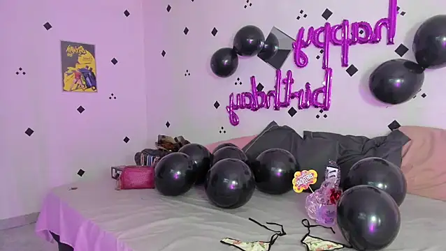 Snapshot of samaramour chatting on September 24, 2025, 12:44 pm samaramour online show from September 24, 2025, 12:44 pm