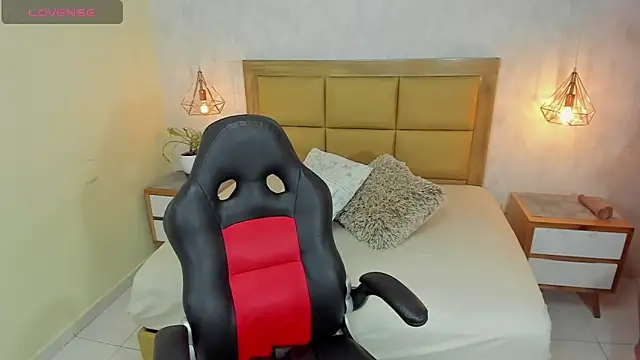 Snapshot of MELISSAROUGE chatting on September 19, 2025, 7:29 pm MELISSAROUGE online show from September 19, 2025, 7:29 pm