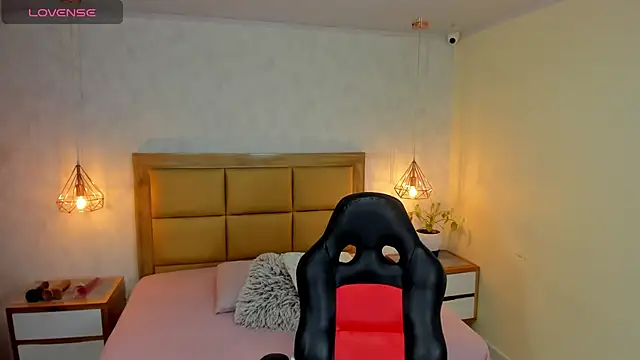 Snapshot of MELISSAROUGE chatting on October 11, 2025, 12:50 pm MELISSAROUGE online show from October 11, 2025, 12:50 pm