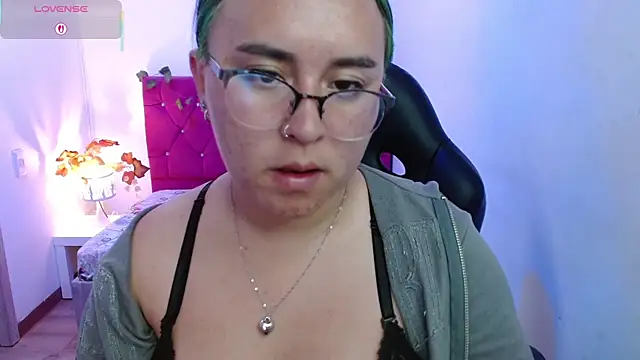 SashaGrey   online show from October 18, 2025, 4:20 pm