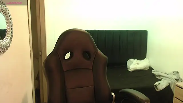 SashaGrey   online show from October 20, 2025, 12:34 am