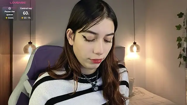 lila min online show from September 24, 2025, 2:12 pm