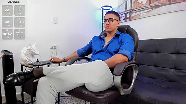 Snapshot of Dash_Bukoski chatting on October 21, 2025, 12:26 pm Dash Bukoski online show from October 21, 2025, 12:26 pm