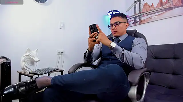 Snapshot of Dash_Bukoski chatting on October 14, 2025, 2:07 pm Dash Bukoski online show from October 14, 2025, 2:07 pm