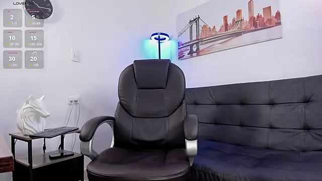 Snapshot of Dash_Bukoski chatting on October 20, 2025, 1:55 pm Dash Bukoski online show from October 20, 2025, 1:55 pm