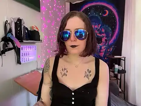 Snapshot of mistressannafoxx chatting on September 23, 2025, 5:09 pm mistressannafoxx online show from September 23, 2025, 5:09 pm