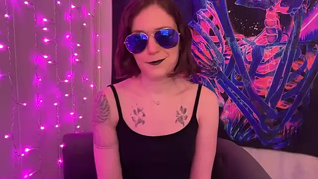 Snapshot of mistressannafoxx chatting on September 29, 2025, 5:18 pm mistressannafoxx online show from September 29, 2025, 5:18 pm