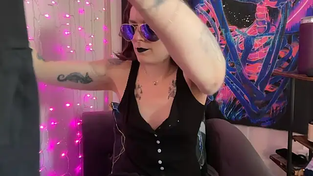 Snapshot of mistressannafoxx chatting on October 7, 2025, 9:16 pm mistressannafoxx online show from October 7, 2025, 9:16 pm