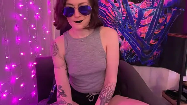 Snapshot of mistressannafoxx chatting on October 5, 2025, 1:18 am mistressannafoxx online show from October 5, 2025, 1:18 am