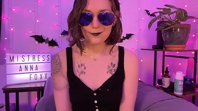mistressannafoxx online show from November 10, 2025, 6:35 pm