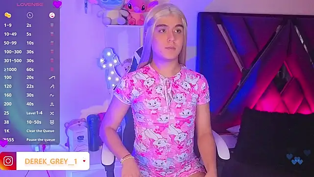 derek greyy  online show from October 11, 2025, 9:38 pm