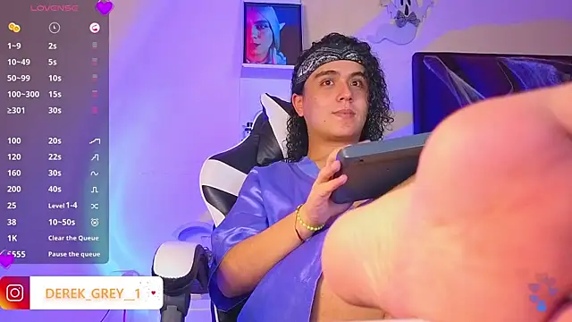 derek greyy  online show from October 26, 2025, 8:42 pm