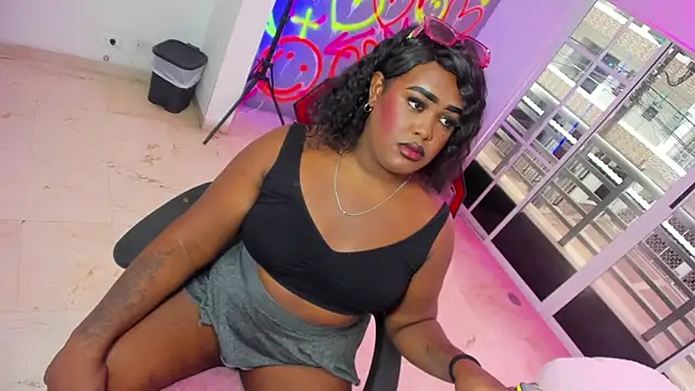 Snapshot of _EvaRouse chatting on October 3, 2025, 2:40 pm EvaRouse online show from October 3, 2025, 2:40 pm