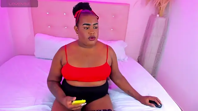 Snapshot of _EvaRouse chatting on October 9, 2025, 1:44 pm EvaRouse online show from October 9, 2025, 1:44 pm