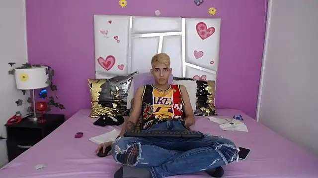 SkyAndSeth online show from October 23, 2025, 5:39 am