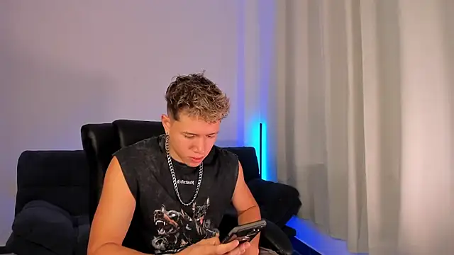 Snapshot of nathan_blake chatting on October 25, 2025, 2:39 pm nathan blake online show from October 25, 2025, 2:39 pm