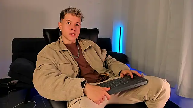 Snapshot of nathan_blake chatting on October 24, 2025, 8:19 pm nathan blake online show from October 24, 2025, 8:19 pm