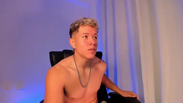 Snapshot of nathan_blake chatting on October 14, 2025, 10:09 pm nathan blake online show from October 14, 2025, 10:09 pm