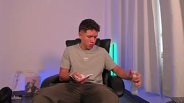 Snapshot of nathan_blake chatting on September 16, 2025, 7:48 pm nathan blake online show from September 16, 2025, 7:48 pm