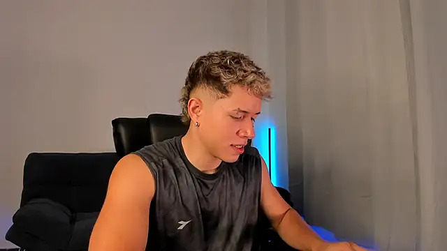 Snapshot of nathan_blake chatting on October 23, 2025, 4:27 pm nathan blake online show from October 23, 2025, 4:27 pm