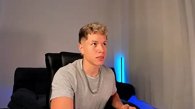 Snapshot of nathan_blake chatting on October 22, 2025, 8:08 pm nathan blake online show from October 22, 2025, 8:08 pm