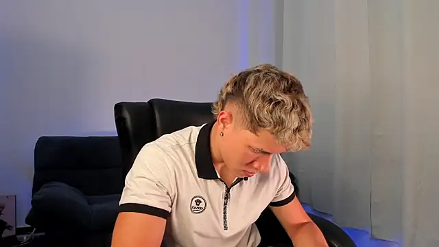 Snapshot of nathan_blake chatting on October 27, 2025, 8:21 pm nathan blake online show from October 27, 2025, 8:21 pm