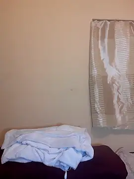 Snapshot of PRINCESSEMELXX93 chatting on October 18, 2025, 1:40 am PRINCESSEMELXX93 online show from October 18, 2025, 1:40 am