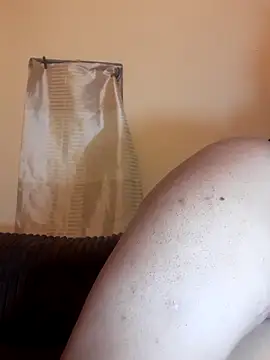 Snapshot of PRINCESSEMELXX93 chatting on October 2, 2025, 2:37 am PRINCESSEMELXX93 online show from October 2, 2025, 2:37 am