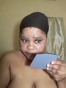 Snapshot of PRINCESSEMELXX93 chatting on October 28, 2025, 1:28 am PRINCESSEMELXX93 online show from October 28, 2025, 1:28 am