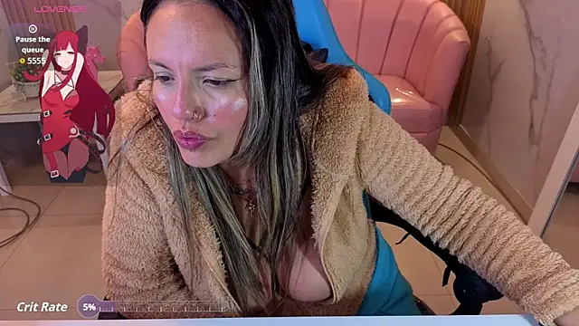 Snapshot of Jade_Jones_a chatting on February 3, 2026, 6:40 am Jade Jones a online show from February 3, 2026, 6:40 am