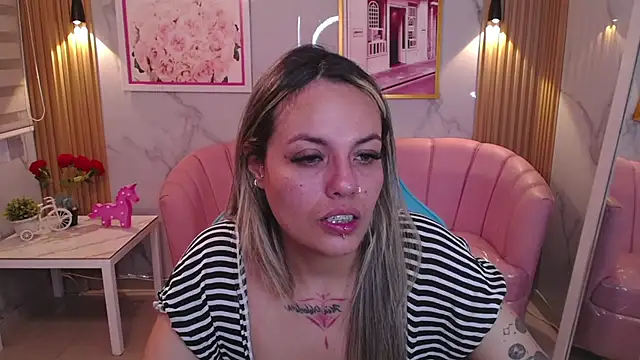 Snapshot of Jade_Jones_a chatting on September 24, 2025, 3:46 am Jade Jones a online show from September 24, 2025, 3:46 am