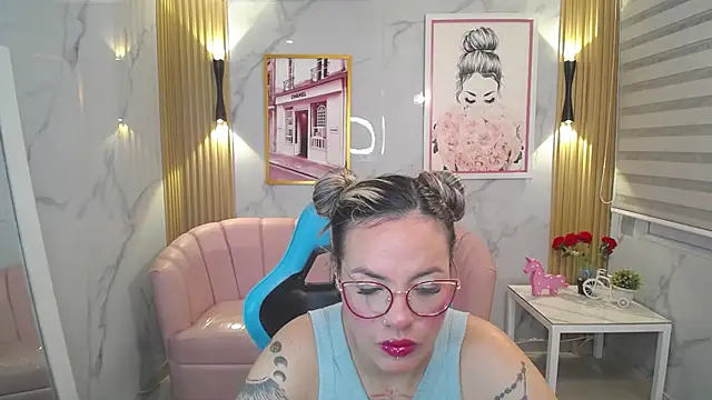 Snapshot of Jade_Jones_a chatting on September 21, 2025, 3:55 am Jade Jones a online show from September 21, 2025, 3:55 am