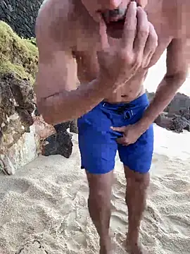 Snapshot of CasadoLutadorBigStuds chatting on October 27, 2025, 7:04 pm CasadoLutadorBigStuds online show from October 27, 2025, 7:04 pm