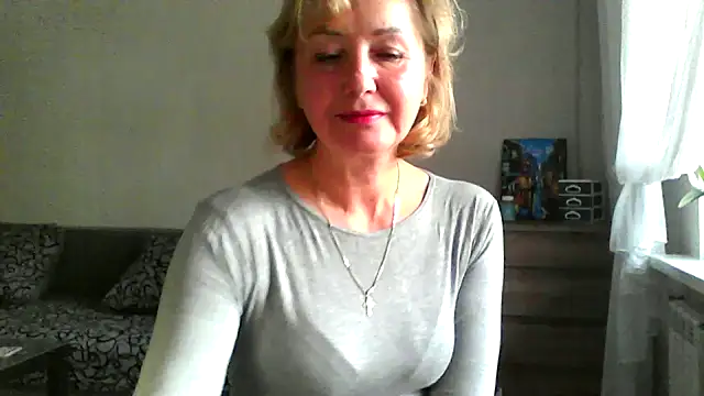 Snapshot of IrynaMolbertx chatting on October 11, 2025, 8:04 am IrynaMolbertx online show from October 11, 2025, 8:04 am