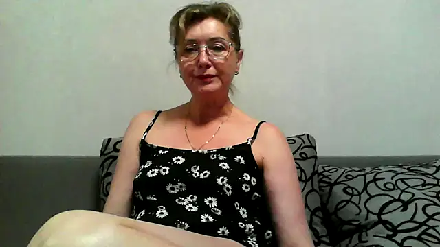 Snapshot of IrynaMolbertx chatting on October 16, 2025, 6:27 pm IrynaMolbertx online show from October 16, 2025, 6:27 pm