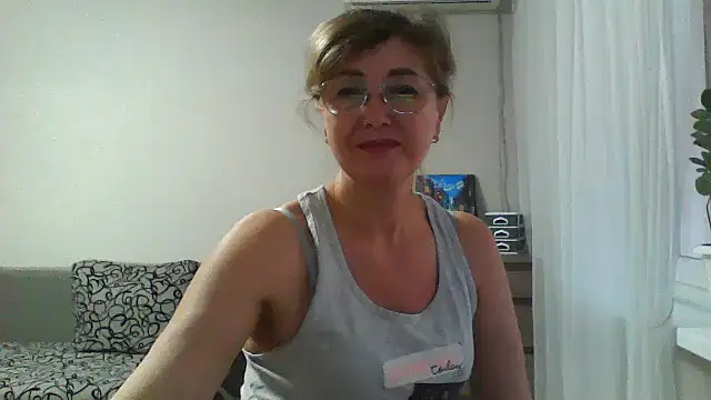 IrynaMolbertx online show from January 6, 2026, 1:37 pm