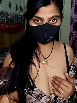 reena502 online show from April 7, 2026, 10:39 am