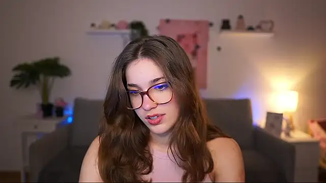 kissie cat online show from March 11, 2026, 2:44 pm