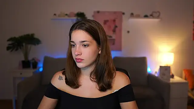 kissie cat online show from November 11, 2025, 2:12 pm