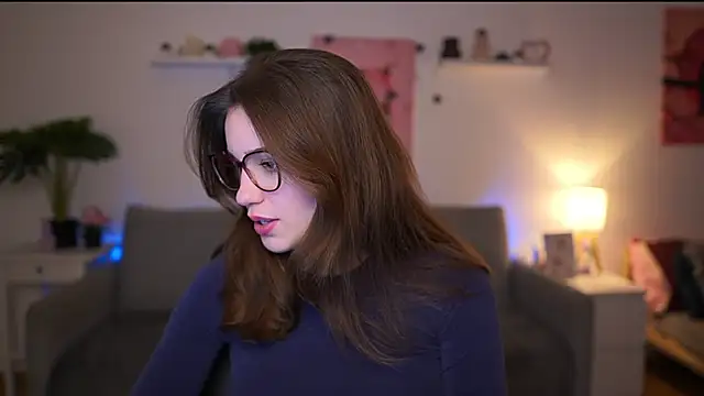 kissie cat online show from February 9, 2026, 2:26 pm