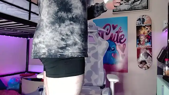 Snapshot of emocouplee666 chatting on October 13, 2025, 9:55 am emocouplee666 online show from October 13, 2025, 9:55 am