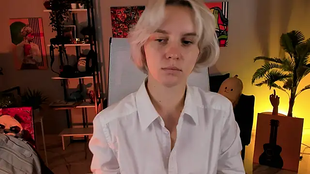 Snapshot of BethanyCloud chatting on October 4, 2025, 5:20 am BethanyCloud online show from October 4, 2025, 5:20 am