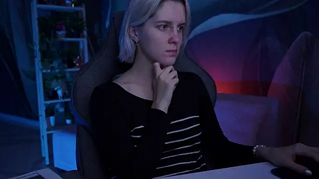 Snapshot of BethanyCloud chatting on November 6, 2025, 5:33 am BethanyCloud online show from November 6, 2025, 5:33 am