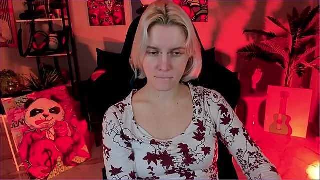 BethanyCloud online show from December 17, 2025, 2:38 am