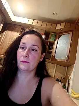 Amandda  online show from October 4, 2025, 5:47 pm