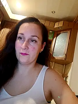 Amandda  online show from October 9, 2025, 6:08 pm