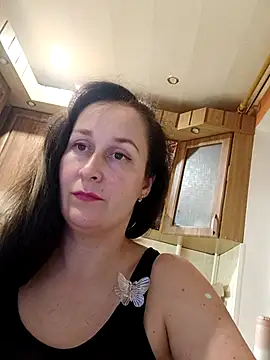 Amandda  online show from October 15, 2025, 6:27 pm