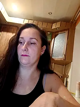 Amandda  online show from October 1, 2025, 5:06 pm