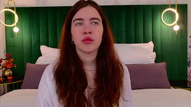 KimberlyBond online show from September 25, 2025, 3:07 pm