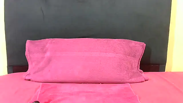 Snapshot of OnionBooty23 chatting on October 4, 2025, 10:17 am OnionBooty23 online show from October 4, 2025, 10:17 am